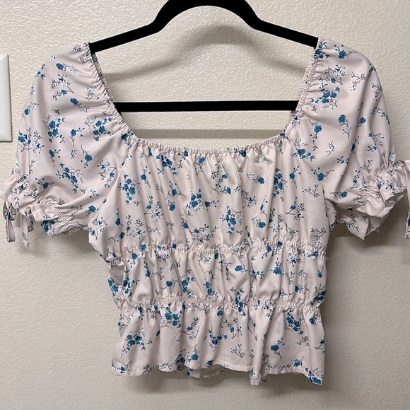 Floral Blouse with Bows on Sleeves - Picture 1 of 2